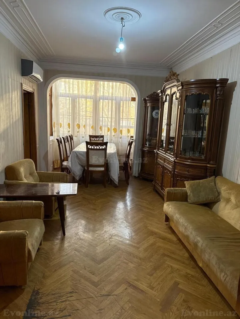 Satılır 3 otaqlı Mənzil Köhnə tikili 75 m² Gənclik m.