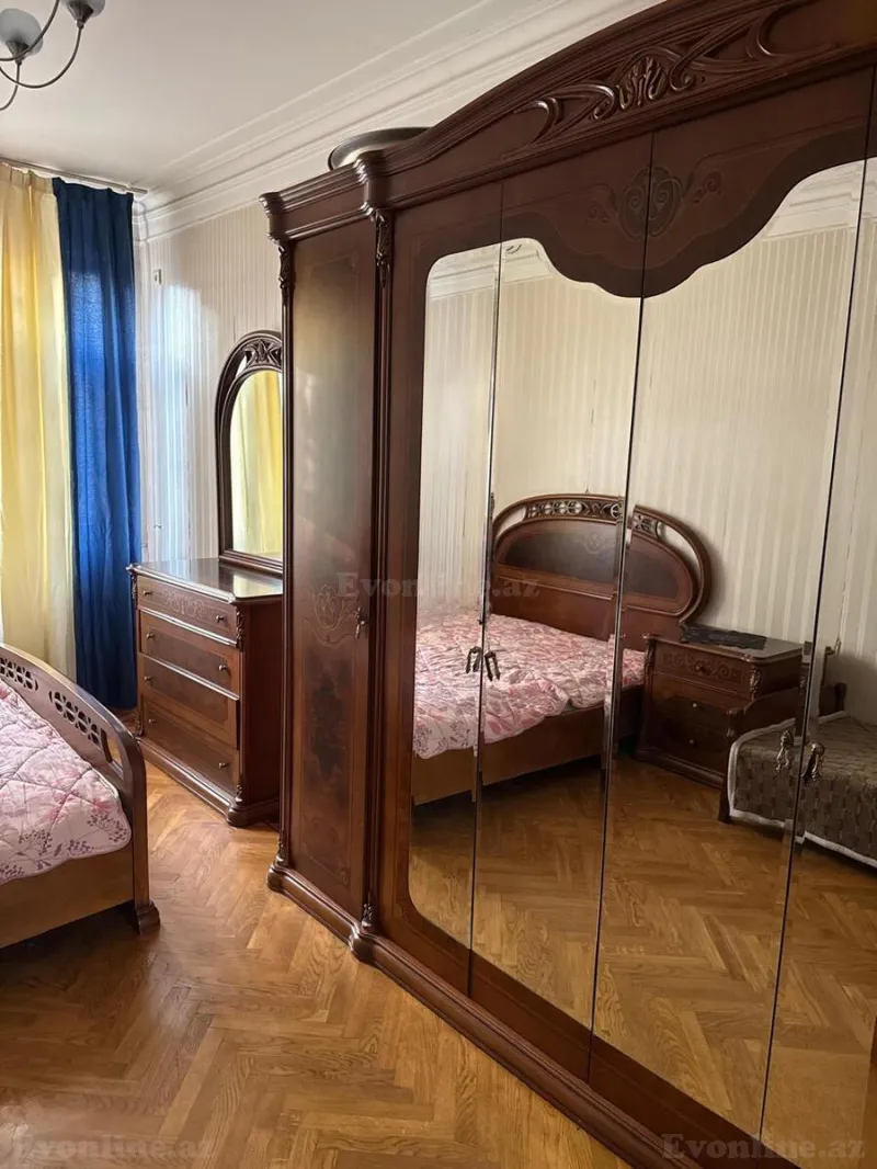 Satılır 3 otaqlı Mənzil Köhnə tikili 75 m² Gənclik m. - şəkil 4