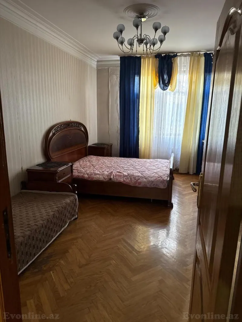 Satılır 3 otaqlı Mənzil Köhnə tikili 75 m² Gənclik m. - şəkil 5
