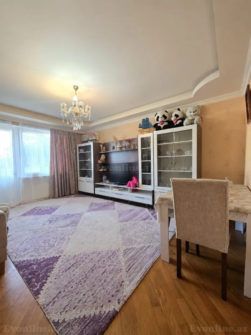 Satılır 3 otaqlı Mənzil Köhnə tikili 90 m² Yasamal
