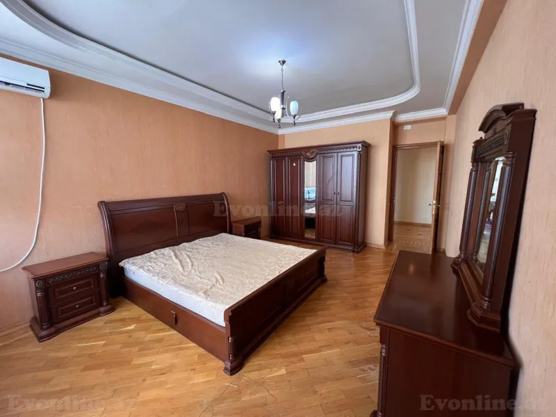 Kirayə verilir 3 otaqlı Mənzil Köhnə tikili 90 m² Gənclik m.