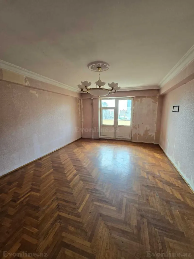 Satılır 5 otaqlı Mənzil Köhnə tikili 170 m² Nizami m. - şəkil 3