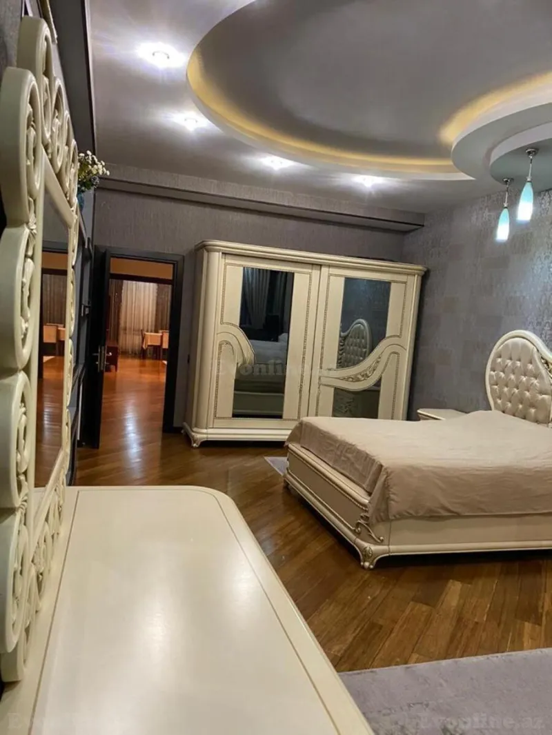 Satılır 3 otaqlı Mənzil Yeni tikili 155 m² İnşaatçılar m. - şəkil 4