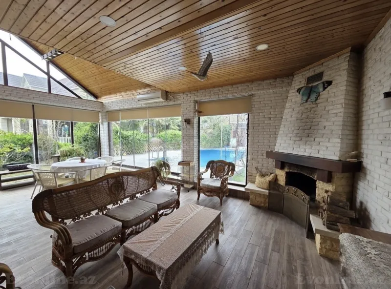 Kirayə verilir 5 otaqlı Həyət evi 390 m² Şüvəlan