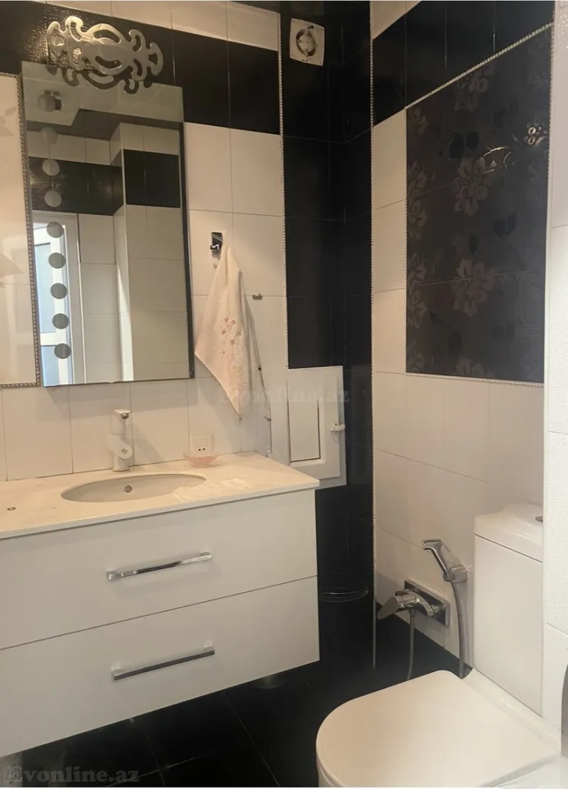 Satılır 4 otaqlı Mənzil Yeni tikili 140 m² Səbail r. - şəkil 9