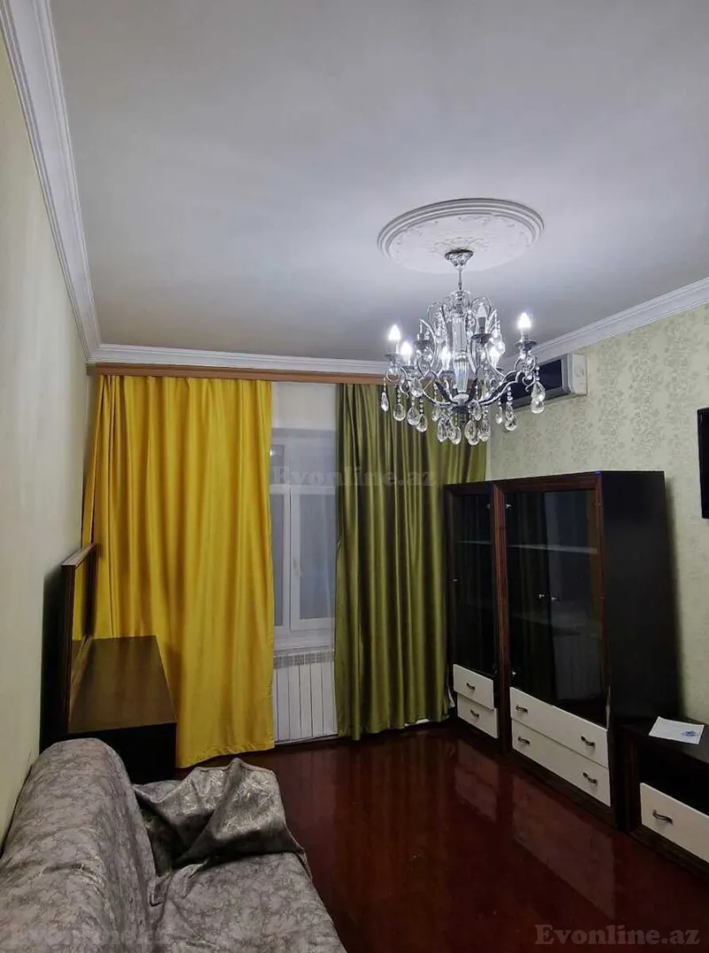 Kirayə verilir 3 otaqlı Mənzil Köhnə tikili 100 m² Qara Qarayev m.