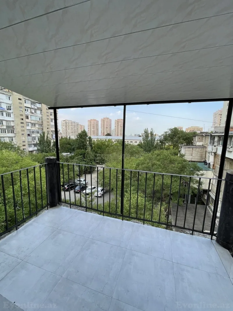 Satılır 3 otaqlı Mənzil Köhnə tikili 65 m² İnşaatçılar m.