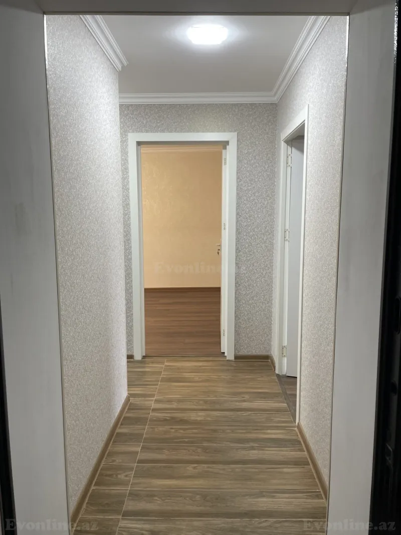Satılır 3 otaqlı Mənzil Köhnə tikili 65 m² İnşaatçılar m. - şəkil 2