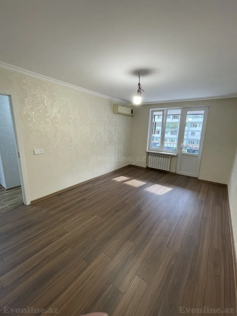 Satılır 3 otaqlı Mənzil Köhnə tikili 65 m² İnşaatçılar m. - şəkil 4