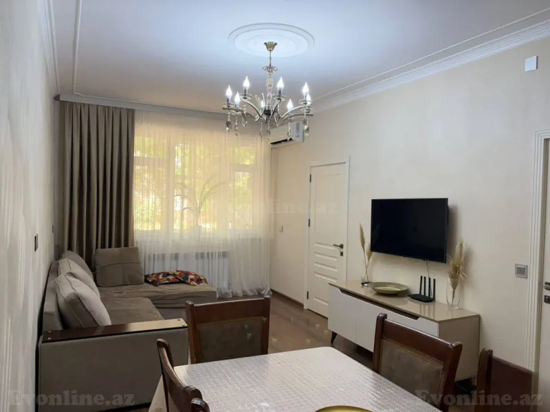 Satılır 2 otaqlı Mənzil Köhnə tikili 55 m² Memar Əcəmi m.