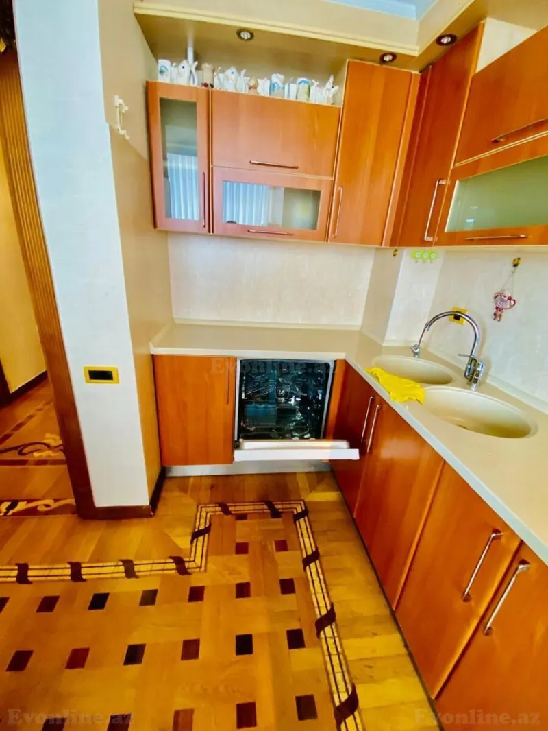 Kirayə verilir 3 otaqlı Mənzil Yeni tikili 155 m² Nəriman Nərimanov m. - şəkil 8
