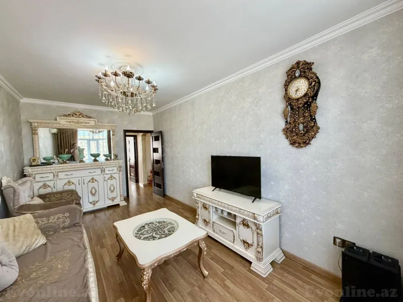 5 otaqlı Mənzil 120 m² Bakıxanov Satılır