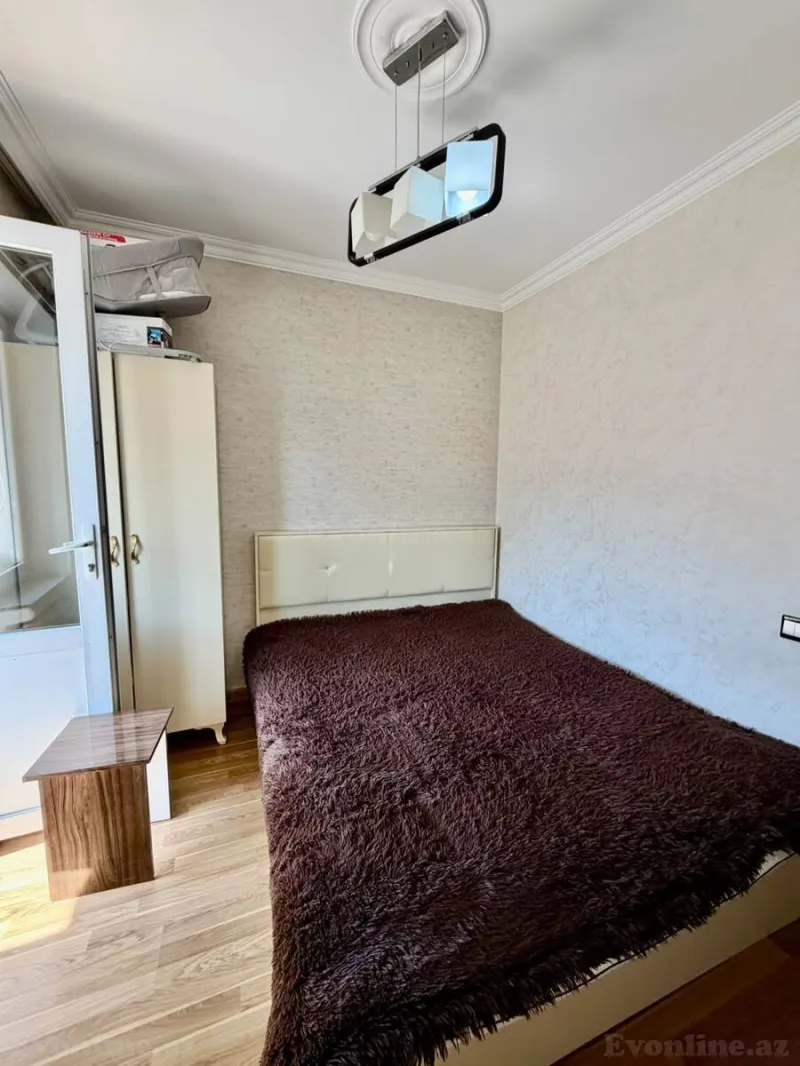 Satılır 5 otaqlı Mənzil Köhnə tikili 120 m² Bakıxanov - şəkil 7