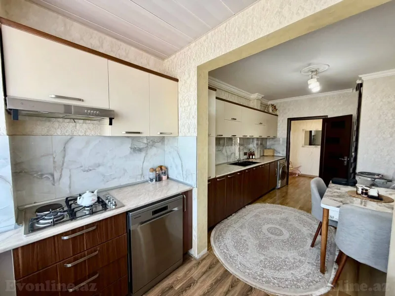Satılır 5 otaqlı Mənzil Köhnə tikili 120 m² Bakıxanov - şəkil 13