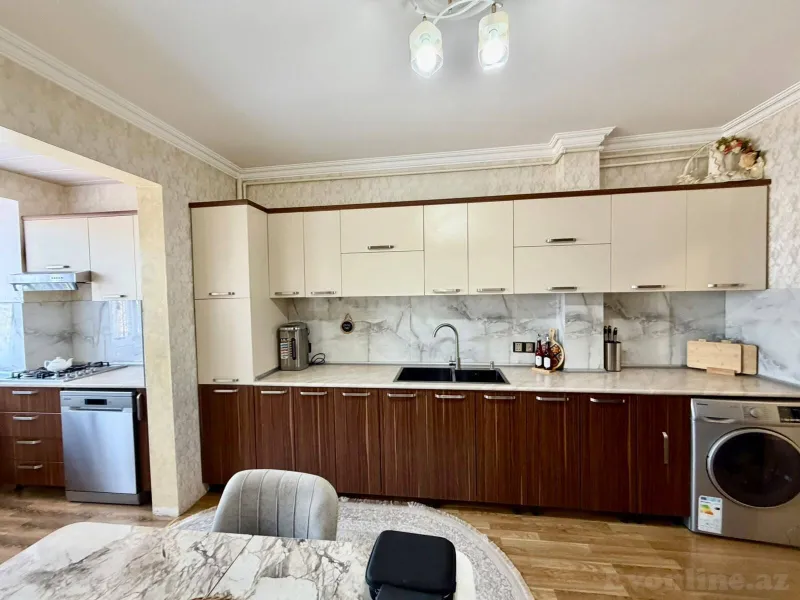 Satılır 5 otaqlı Mənzil Köhnə tikili 120 m² Bakıxanov - şəkil 15