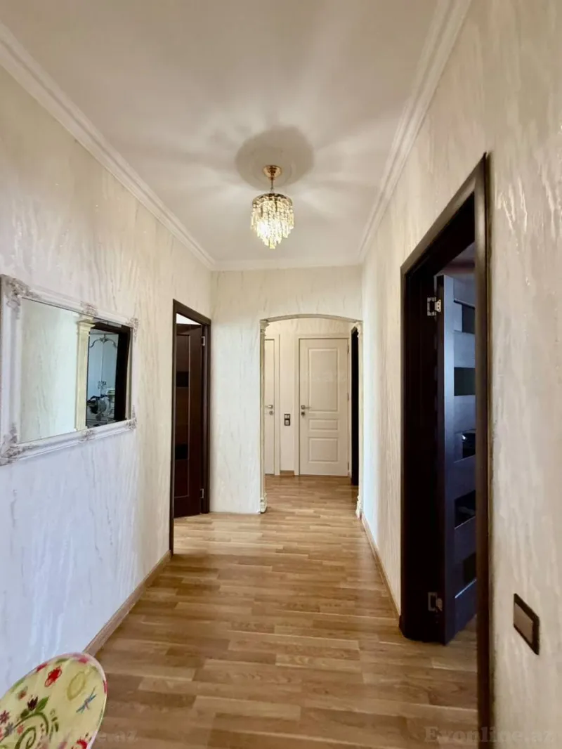 Satılır 5 otaqlı Mənzil Köhnə tikili 120 m² Bakıxanov - şəkil 21