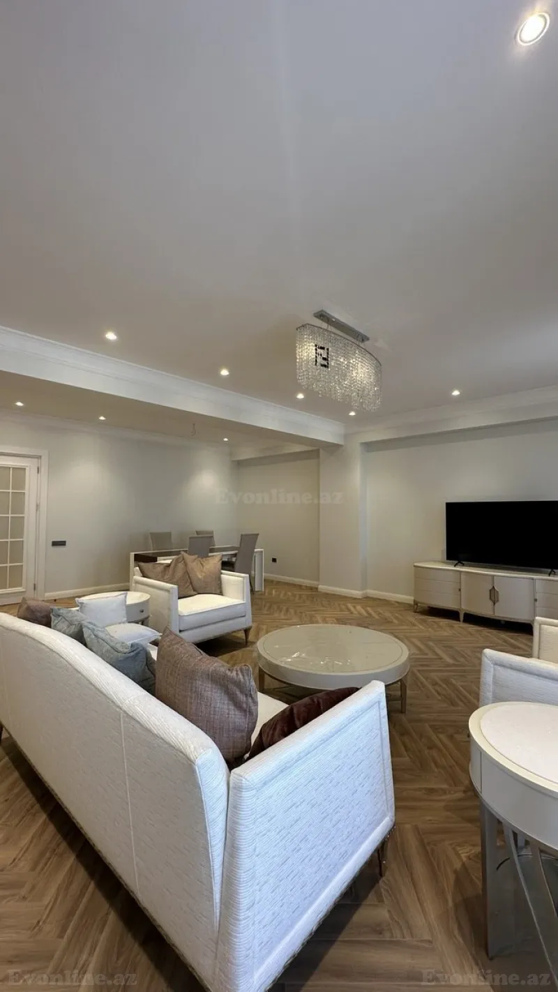 Satılır 4 otaqlı Mənzil Yeni tikili 242 m² 28 May m. - şəkil 2
