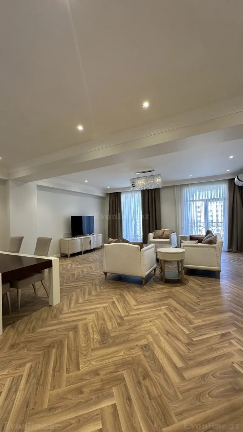 Satılır 4 otaqlı Mənzil Yeni tikili 242 m² 28 May m. - şəkil 3