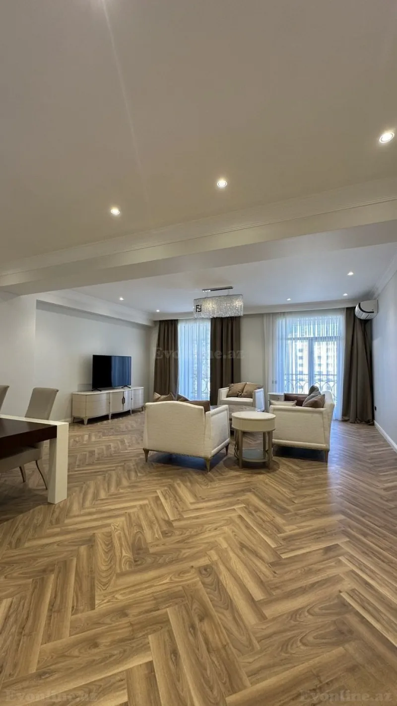 Satılır 4 otaqlı Mənzil Yeni tikili 242 m² 28 May m. - şəkil 4