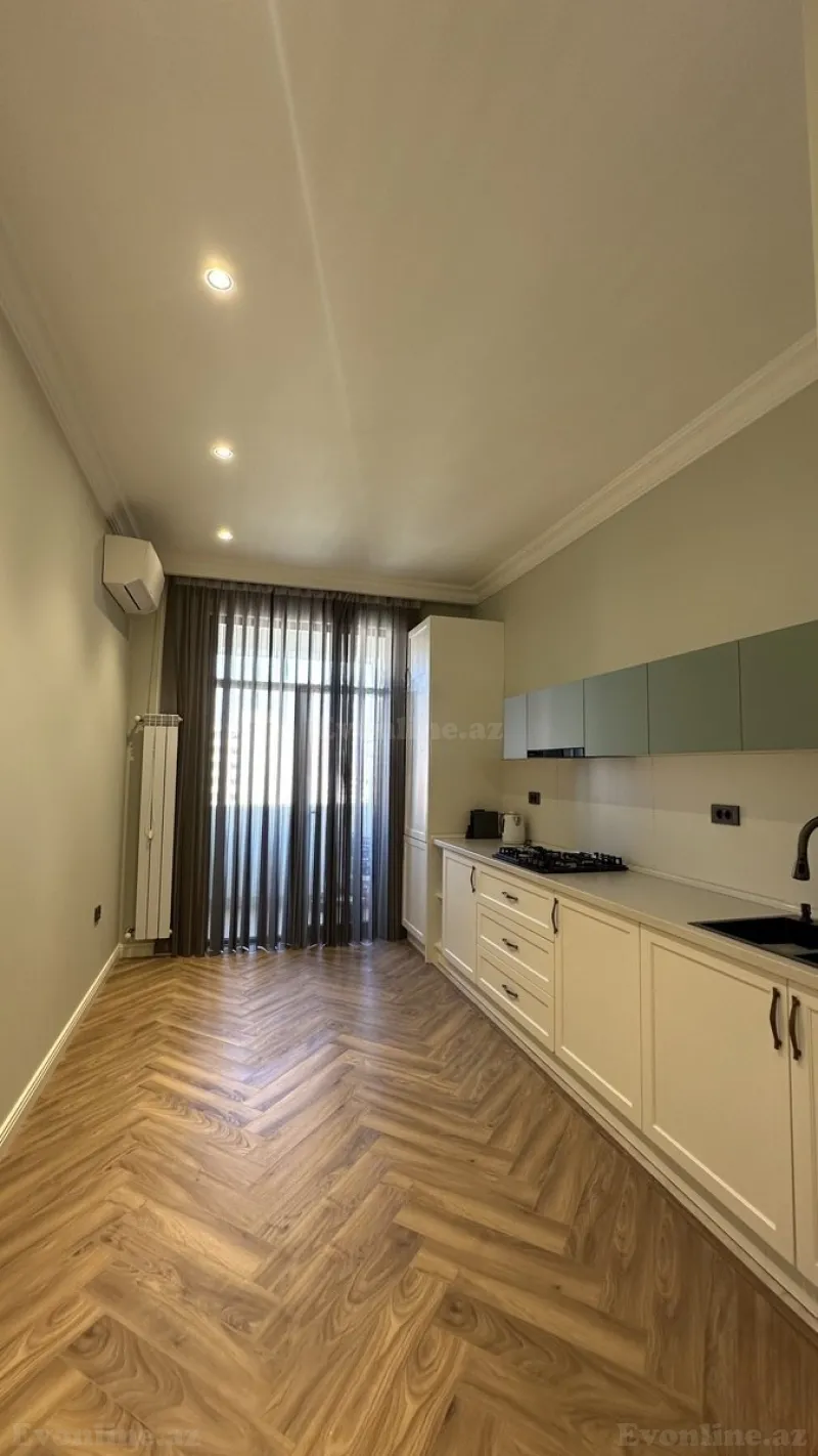 Satılır 4 otaqlı Mənzil Yeni tikili 242 m² 28 May m. - şəkil 5