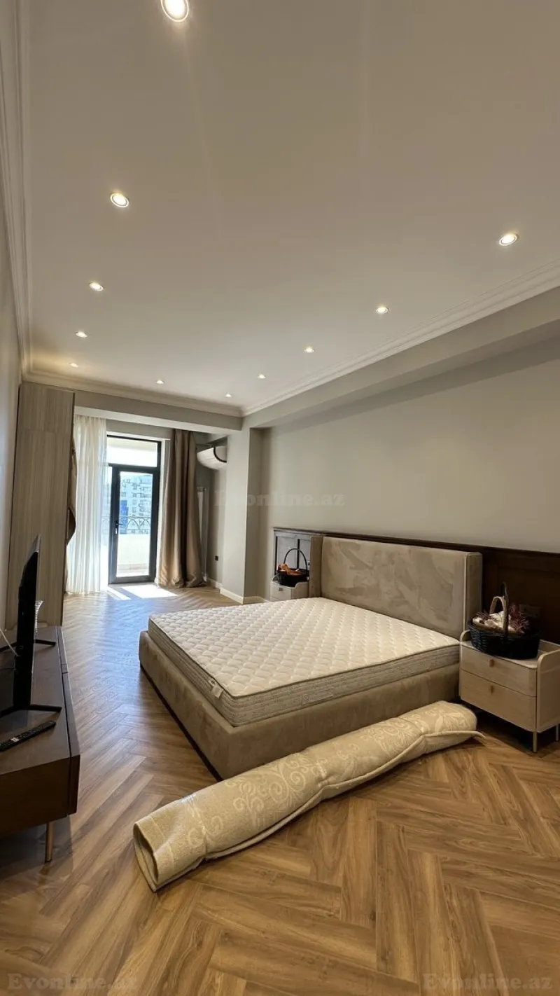 Satılır 4 otaqlı Mənzil Yeni tikili 242 m² 28 May m. - şəkil 14