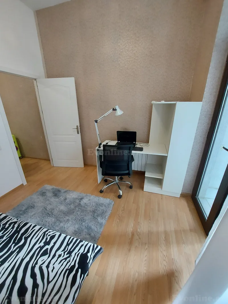 Kirayə verilir 3 otaqlı Mənzil Yeni tikili 92 m² Montin