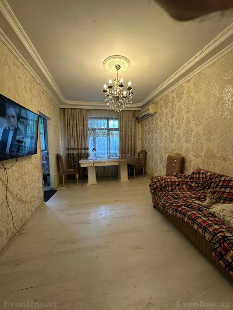 Satılır 3 otaqlı Mənzil Köhnə tikili 75 m² Memar Əcəmi m.