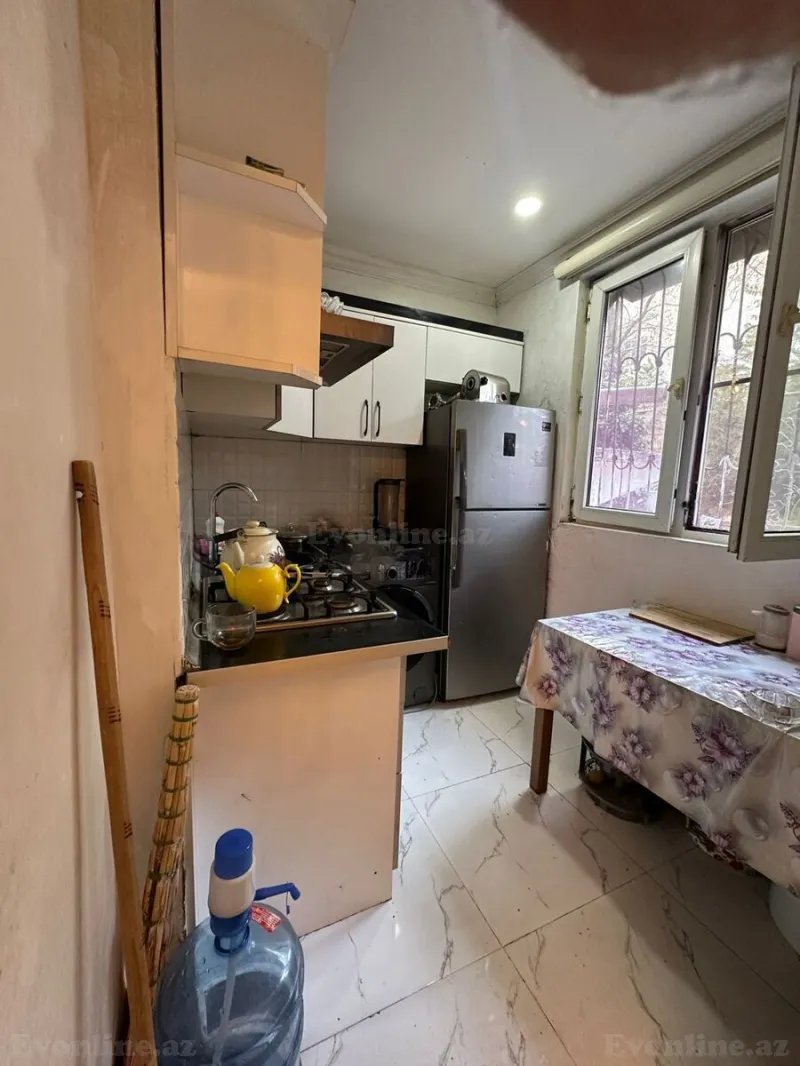 Satılır 3 otaqlı Mənzil Köhnə tikili 75 m² Memar Əcəmi m. - şəkil 3