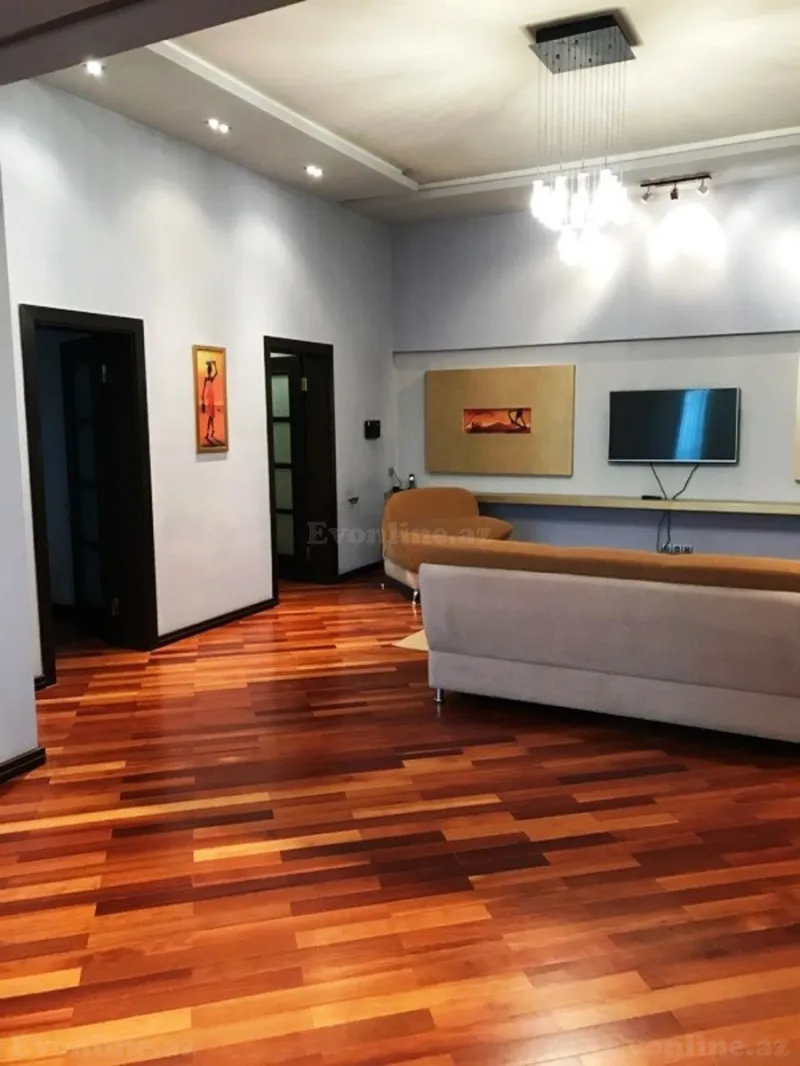 Satılır 3 otaqlı Mənzil Köhnə tikili 144 m² Səbail r. - şəkil 6