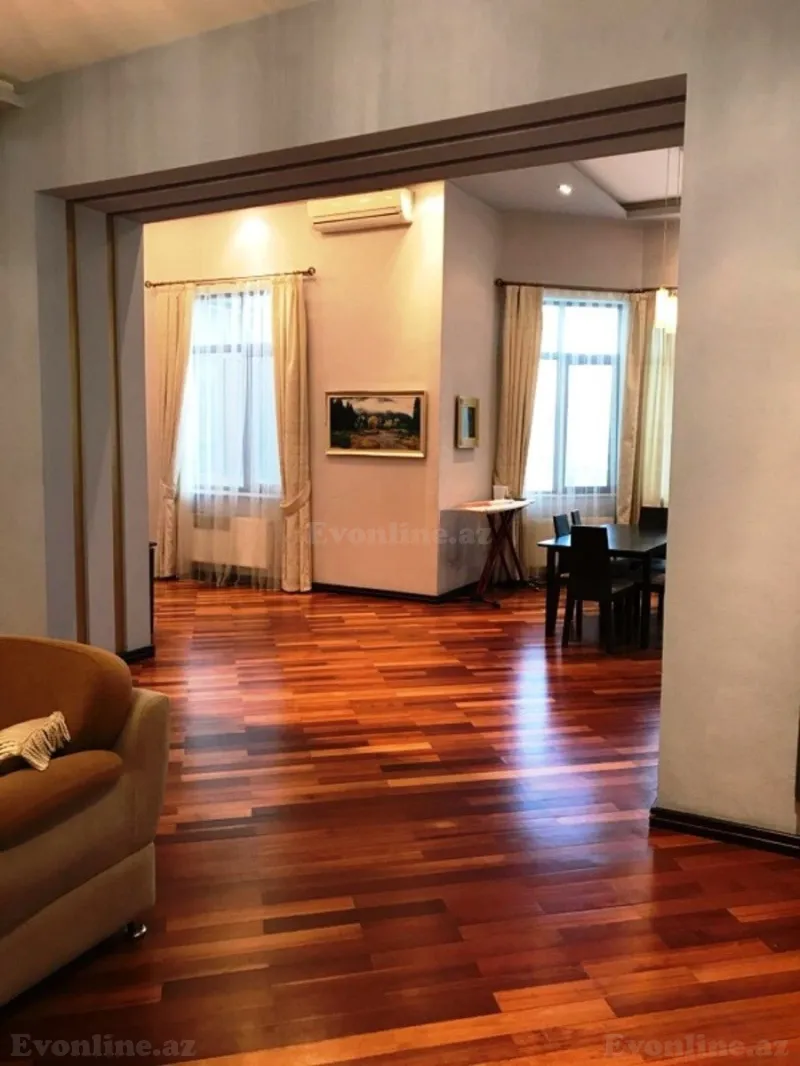 Satılır 3 otaqlı Mənzil Köhnə tikili 144 m² Səbail r. - şəkil 10