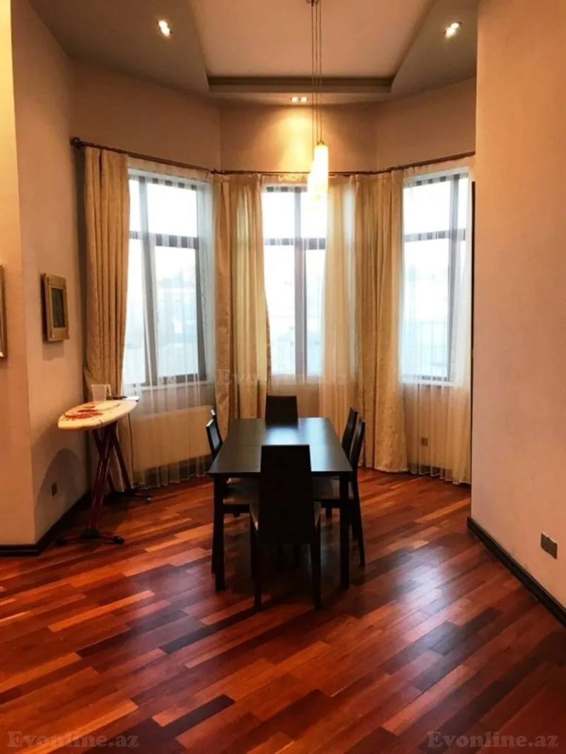 Satılır 3 otaqlı Mənzil Köhnə tikili 144 m² Səbail r. - şəkil 12