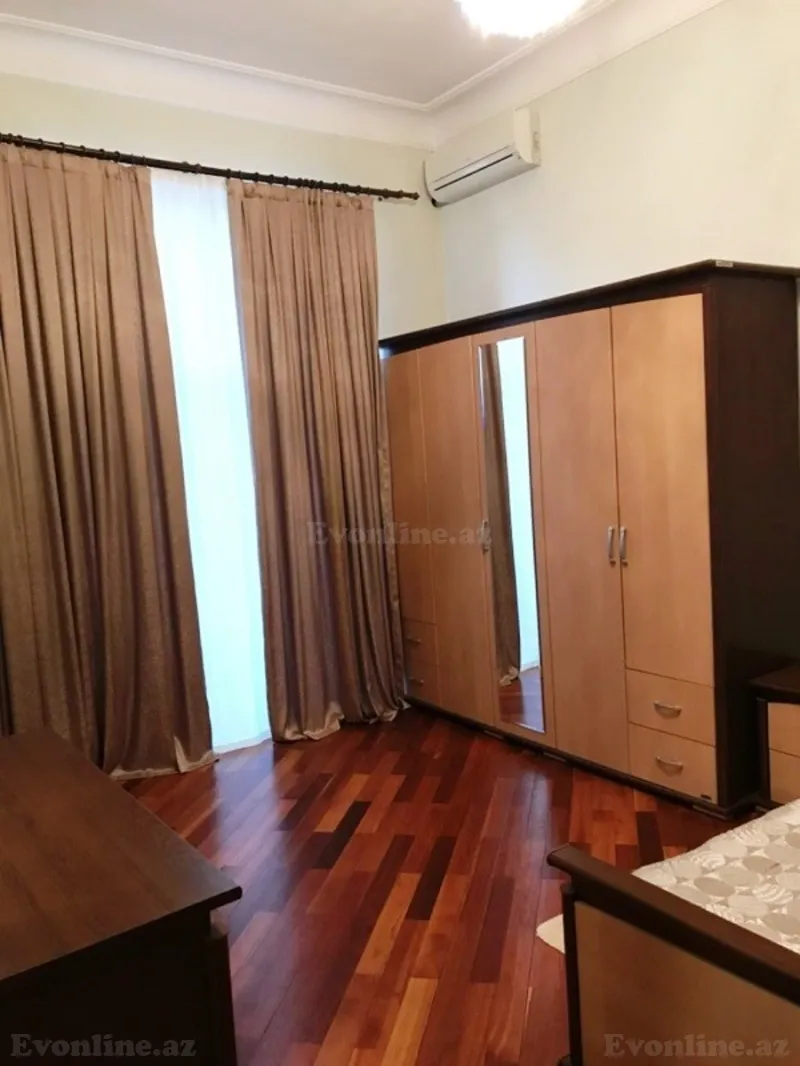 Satılır 3 otaqlı Mənzil Köhnə tikili 144 m² Səbail r. - şəkil 13