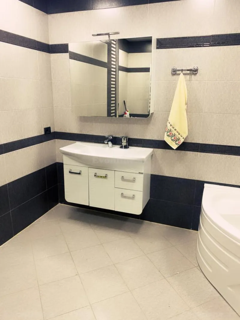Kirayə verilir 3 otaqlı Mənzil Yeni tikili 191 m² Xətai r. - şəkil 7