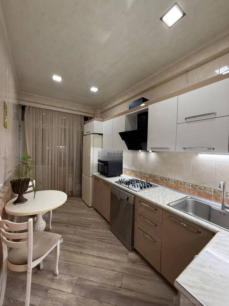 Kirayə verilir 2 otaqlı Mənzil Yeni tikili 60 m² Memar Əcəmi m. - şəkil 6