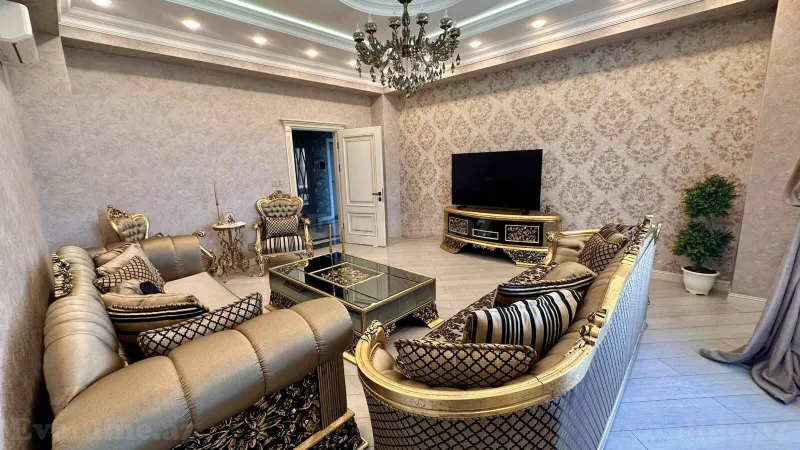 4 otaqlı Mənzil 180 m² Xətai r. Kirayə verilir