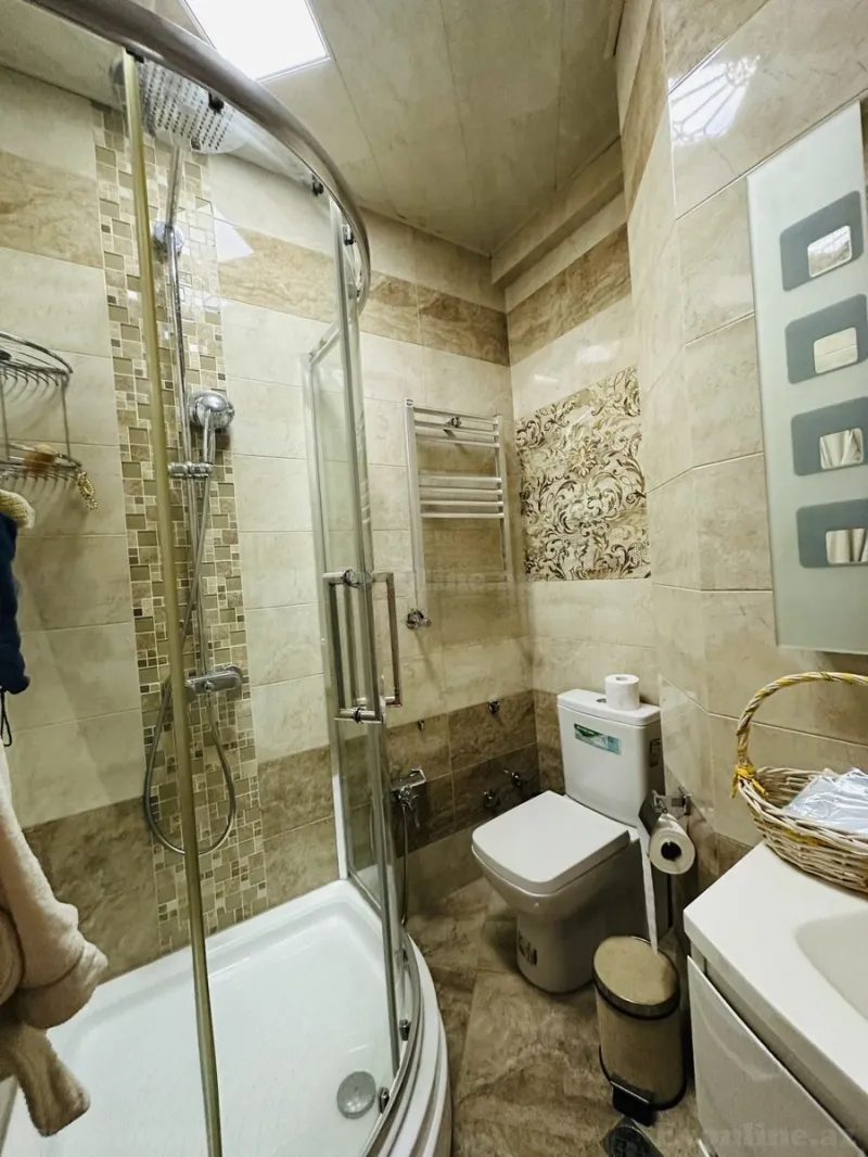 Satılır 3 otaqlı Mənzil Yeni tikili 135 m² Elmlər Akademiyası m. - şəkil 24