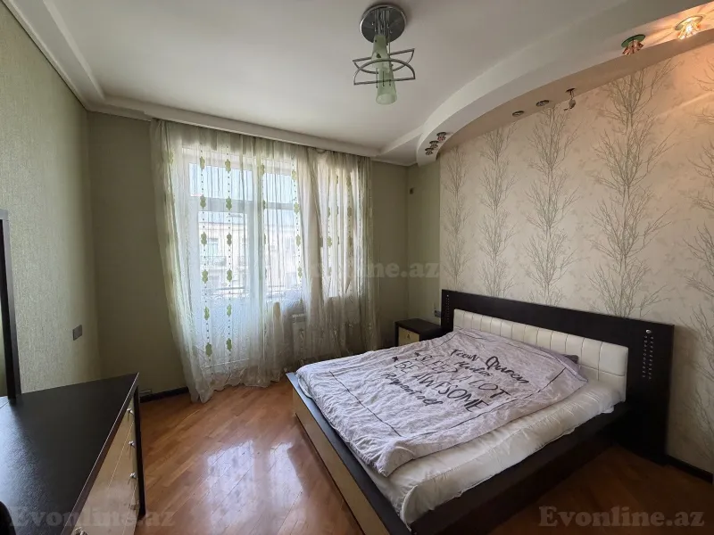 Kirayə verilir 3 otaqlı Mənzil Köhnə tikili 100 m² Xətai r.