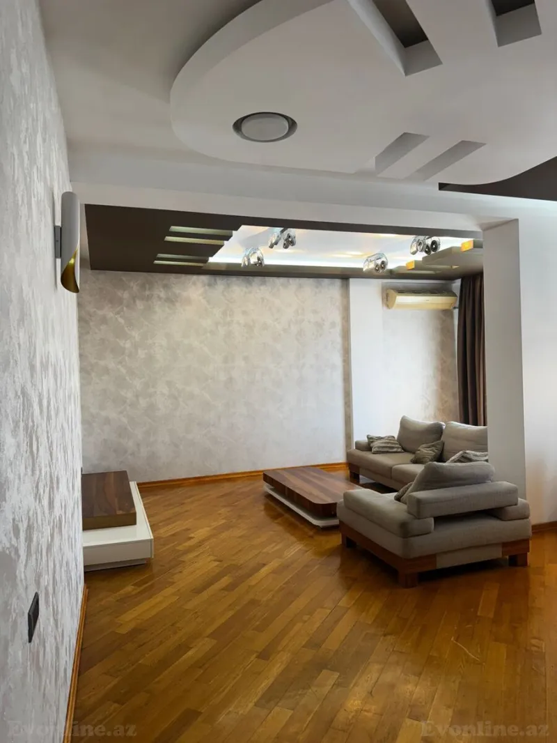 Kirayə verilir 3 otaqlı Mənzil Yeni tikili 120 m² İnşaatçılar m.