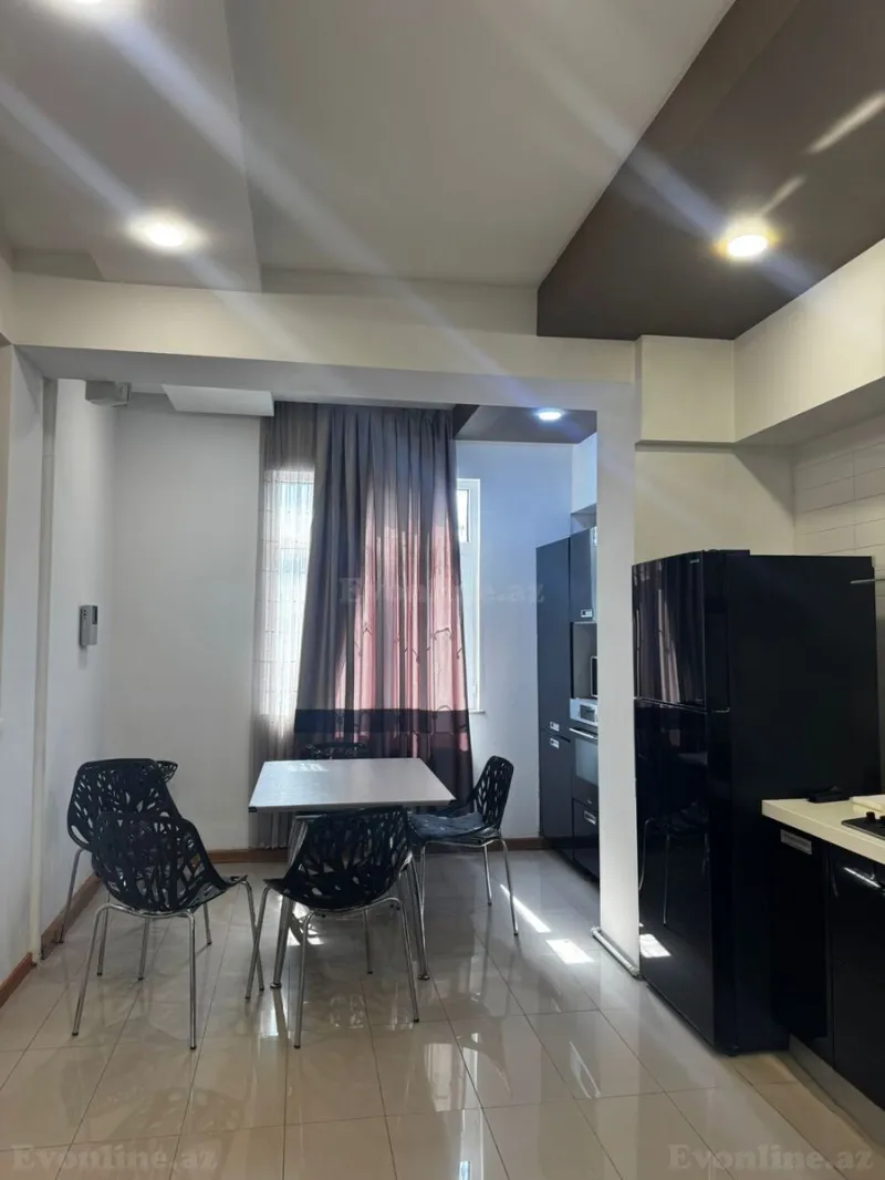 Kirayə verilir 3 otaqlı Mənzil Yeni tikili 120 m² İnşaatçılar m. - şəkil 4