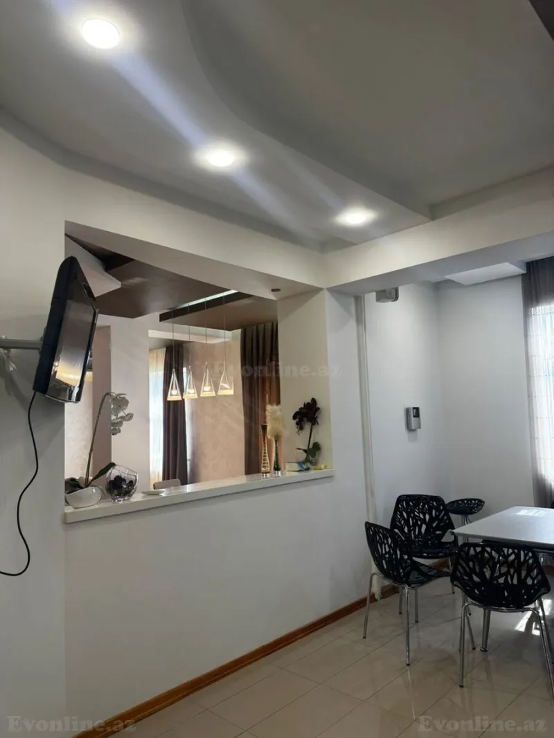 Kirayə verilir 3 otaqlı Mənzil Yeni tikili 120 m² İnşaatçılar m. - şəkil 9