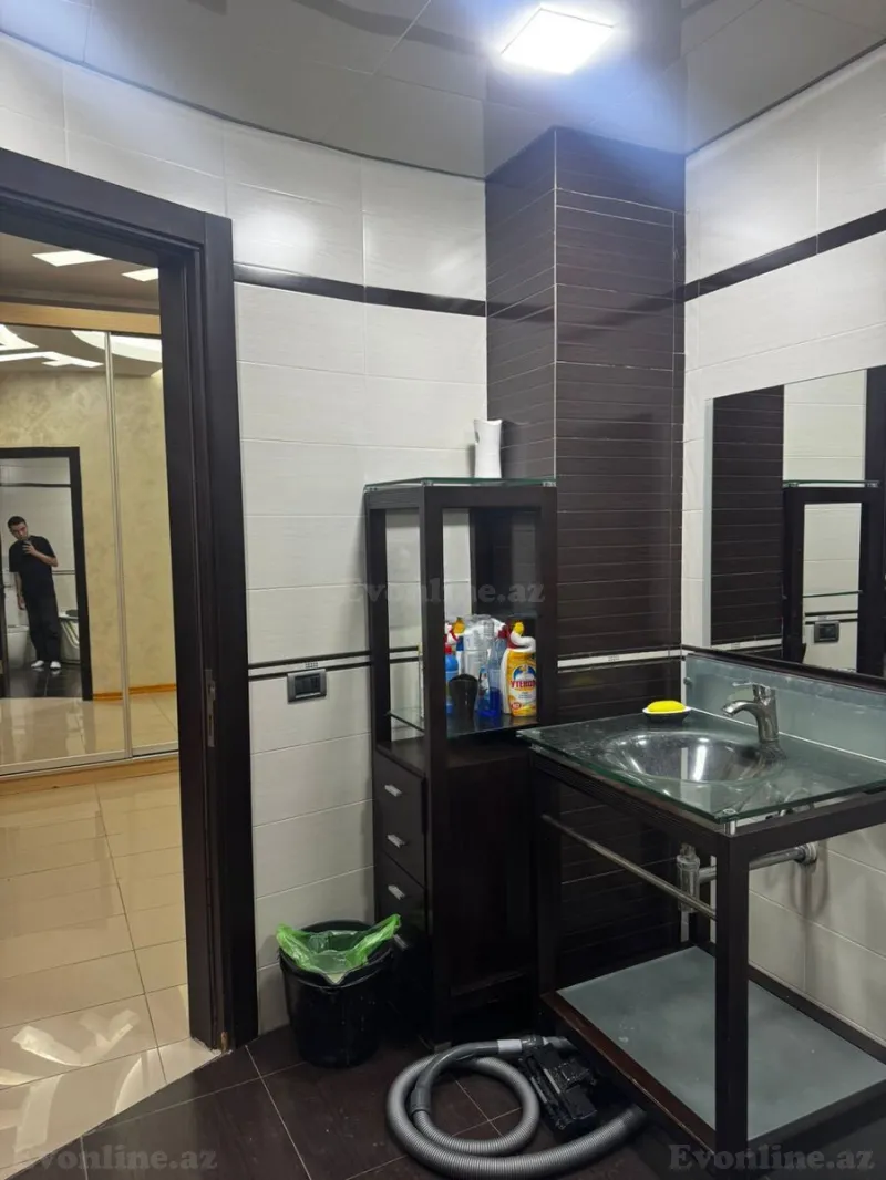 Kirayə verilir 3 otaqlı Mənzil Yeni tikili 120 m² İnşaatçılar m. - şəkil 13