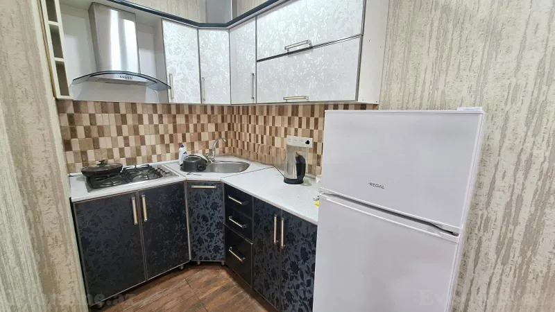 Kirayə verilir 2 otaqlı Mənzil Köhnə tikili 65 m² Xətai r. - şəkil 10