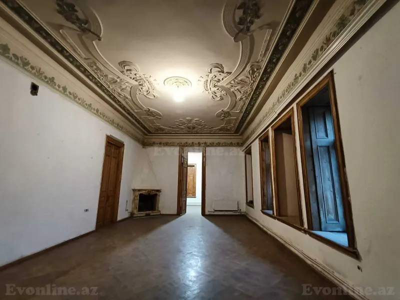 Satılır 10 otaqlı Mənzil Köhnə tikili 414 m² Səbail r. - şəkil 3