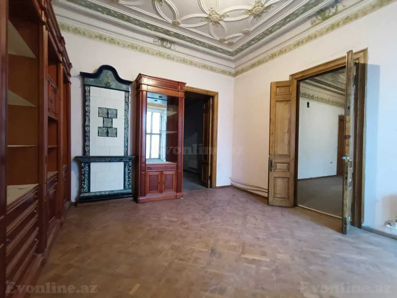 Satılır 10 otaqlı Mənzil Köhnə tikili 414 m² Səbail r. - şəkil 11