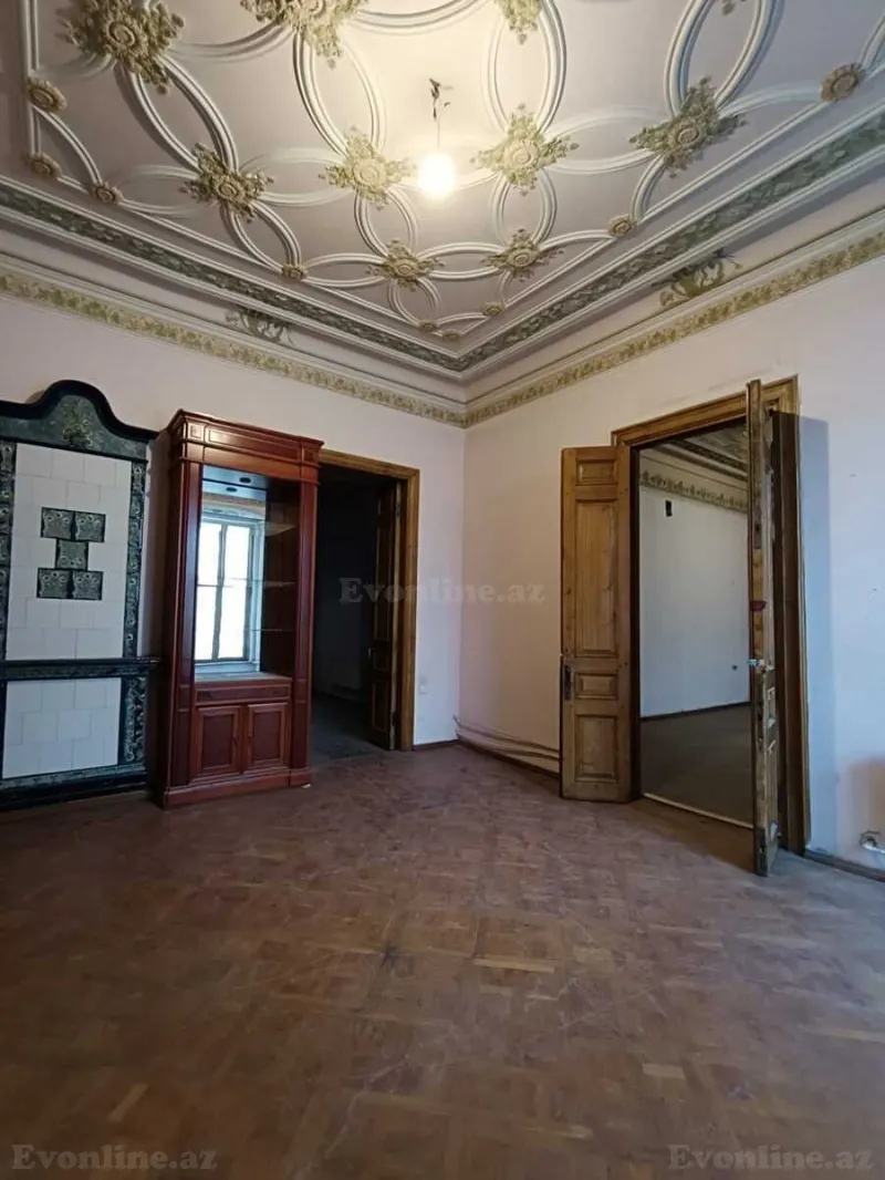 Satılır 10 otaqlı Mənzil Köhnə tikili 414 m² Səbail r. - şəkil 13