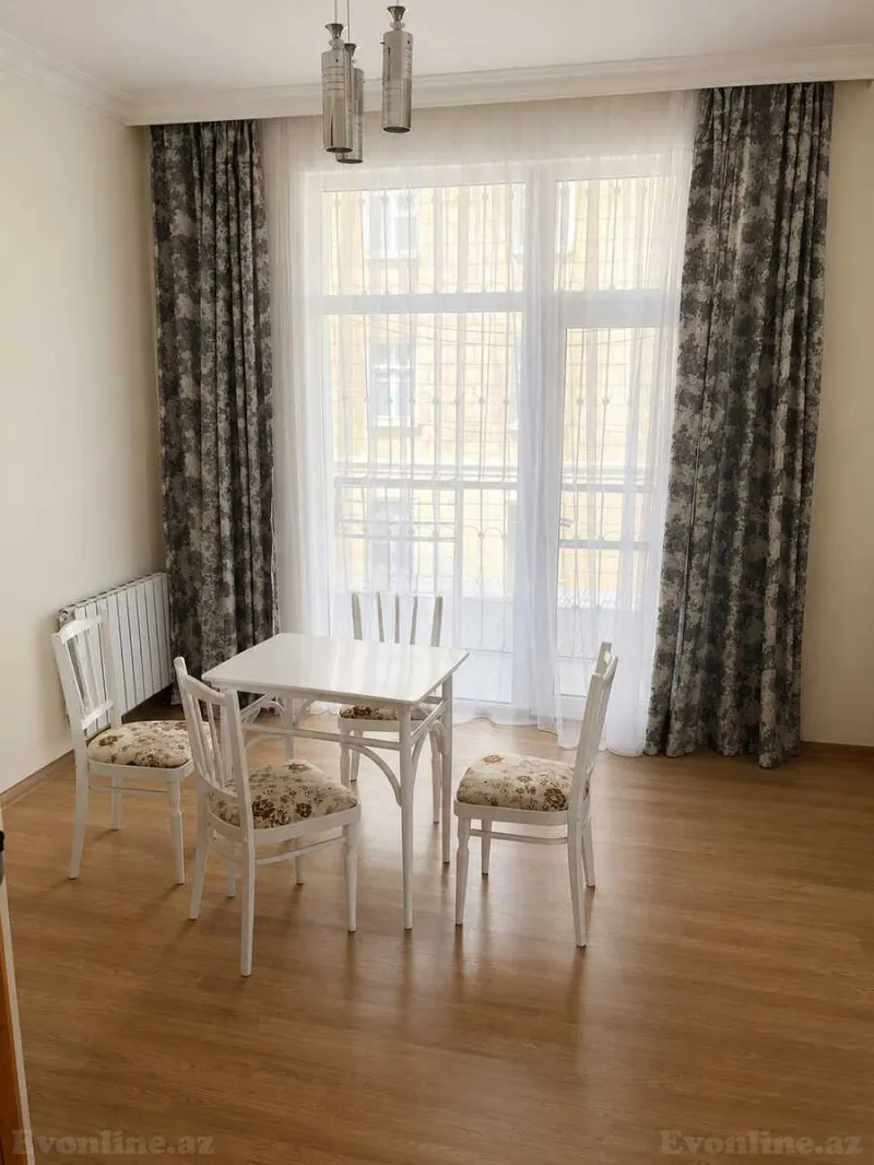 1 otaqlı Mənzil 40 m² Elmlər Akademiyası m. Kirayə verilir