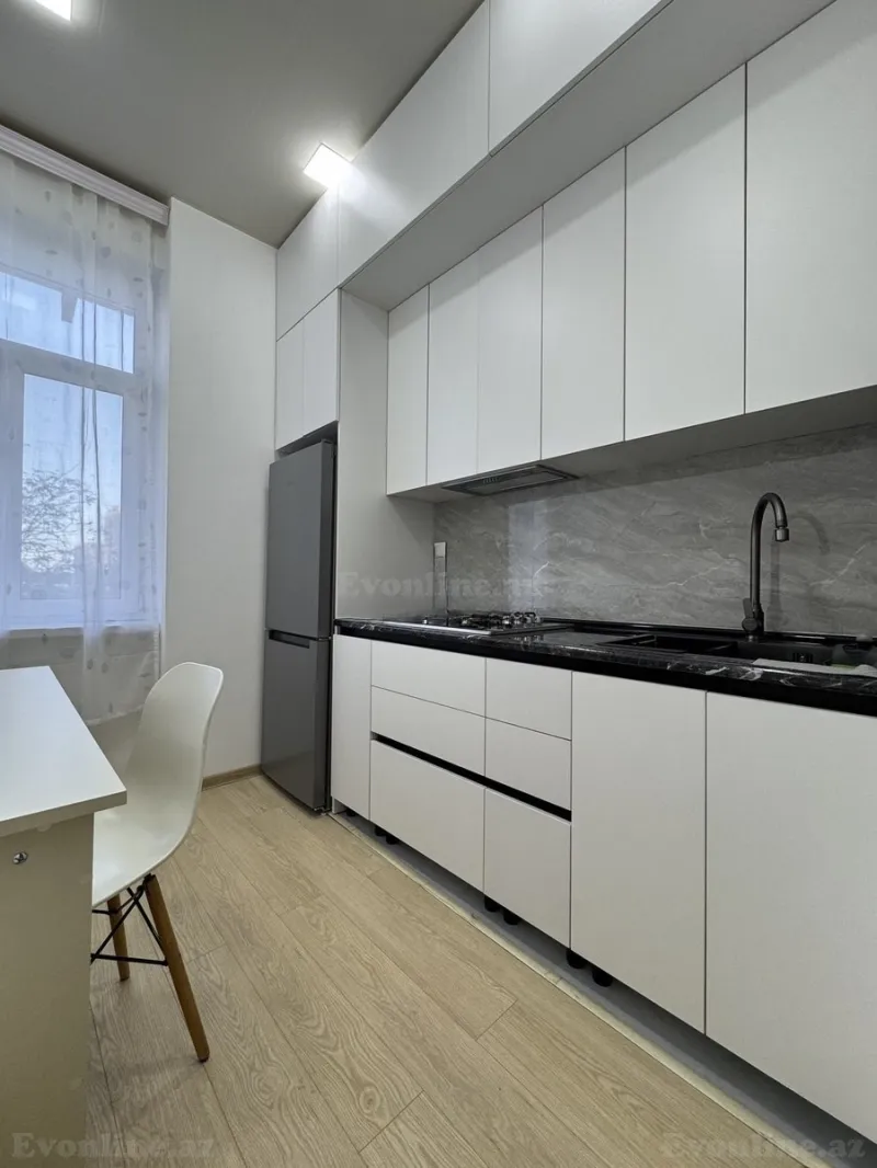 Kirayə verilir 2 otaqlı Mənzil Köhnə tikili 60 m² 28 May m.