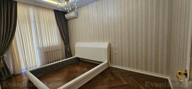 Satılır 4 otaqlı Mənzil Yeni tikili 207 m² Elmlər Akademiyası m. - şəkil 13