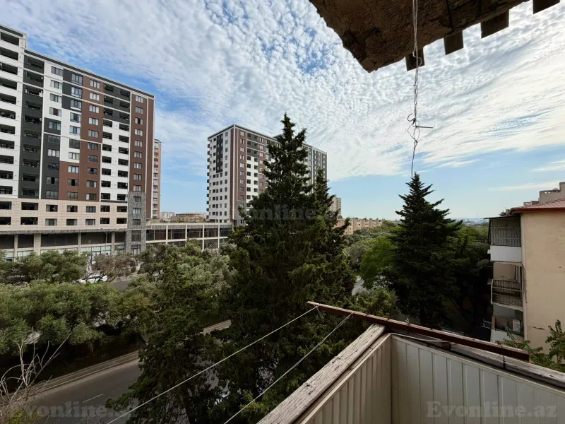 Satılır 2 otaqlı Mənzil Köhnə tikili 57 m² 8-ci kilometr