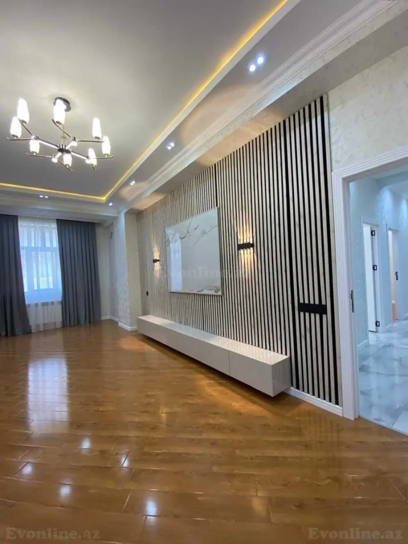 Satılır 3 otaqlı Mənzil Yeni tikili 132 m² Memar Əcəmi m.